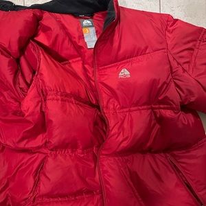 Large Nike acg jacket. Condition is like new
